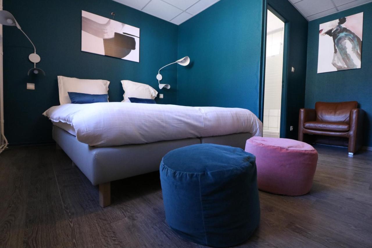 Hotel La Vieille Ferme Chassepierre Extérieur photo