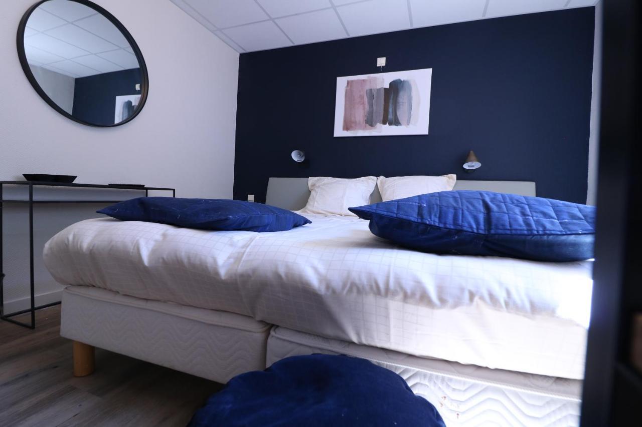 Hotel La Vieille Ferme Chassepierre Extérieur photo