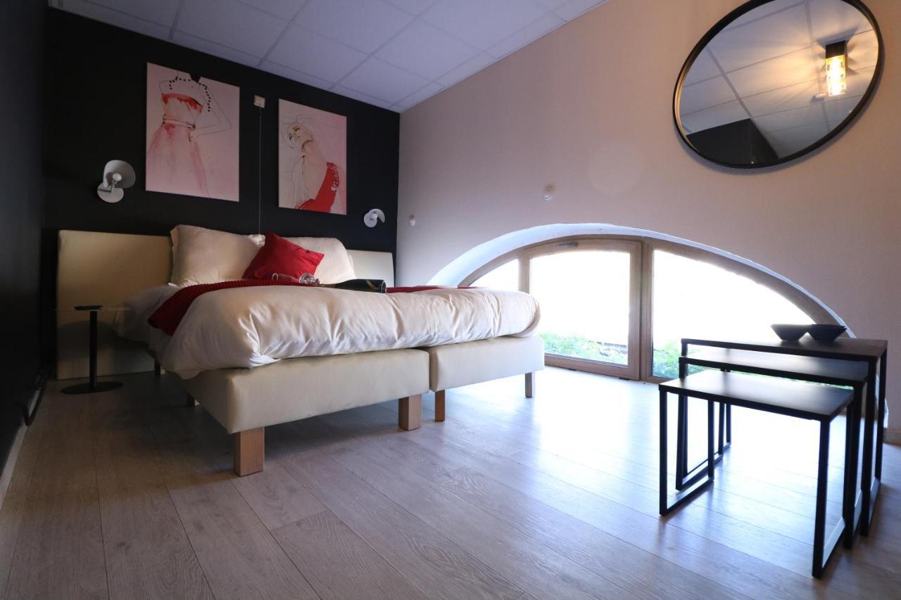 Hotel La Vieille Ferme Chassepierre Extérieur photo