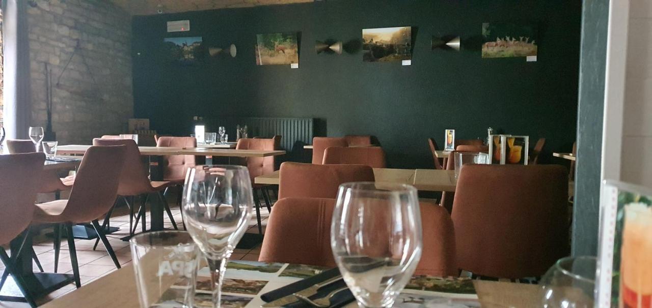 Hotel La Vieille Ferme Chassepierre Extérieur photo